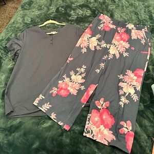 Floral pajamas/Lounge Set with Gray Top